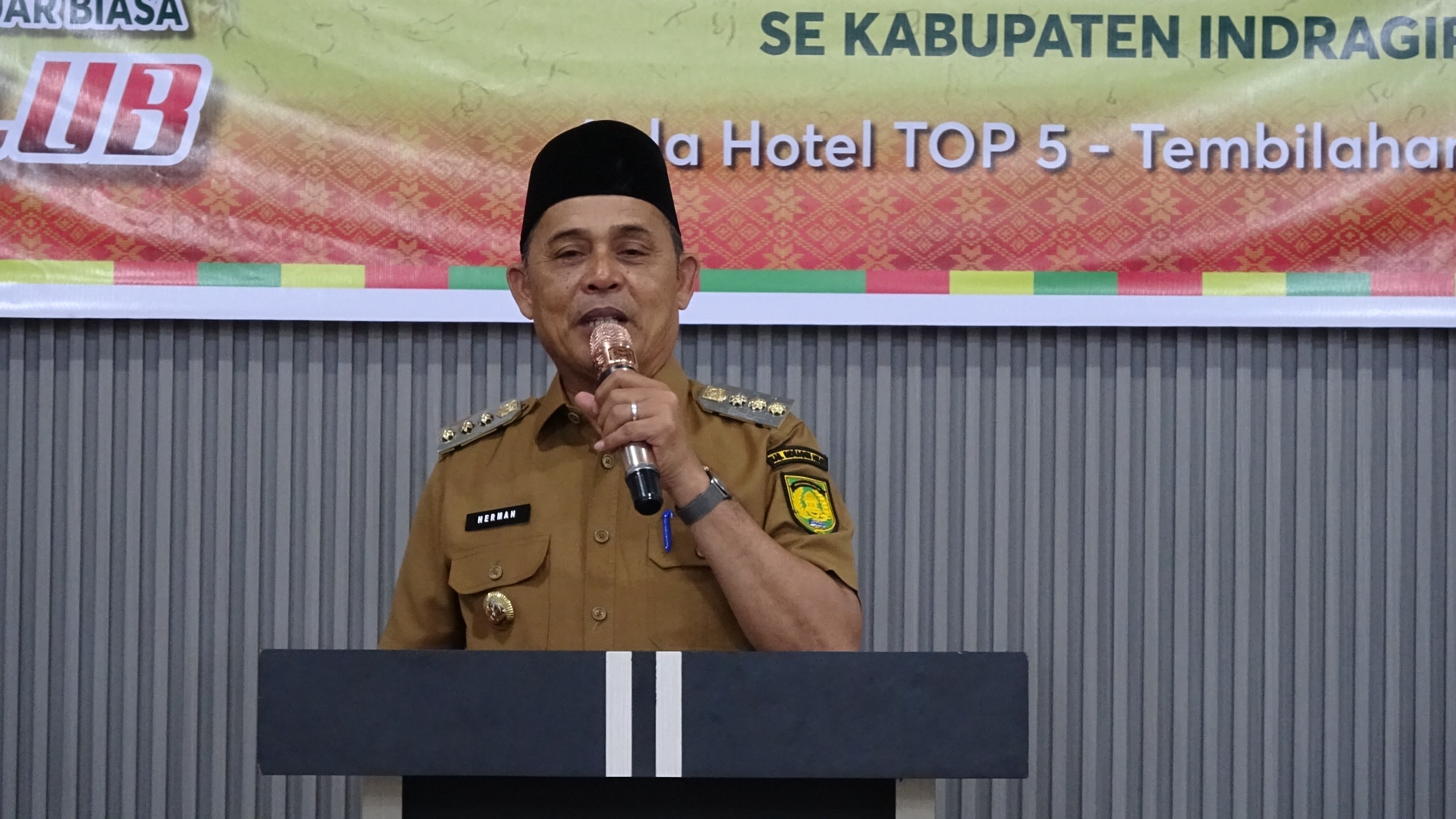 b72e08f3d5d8578dd6e3a4f91556dea0